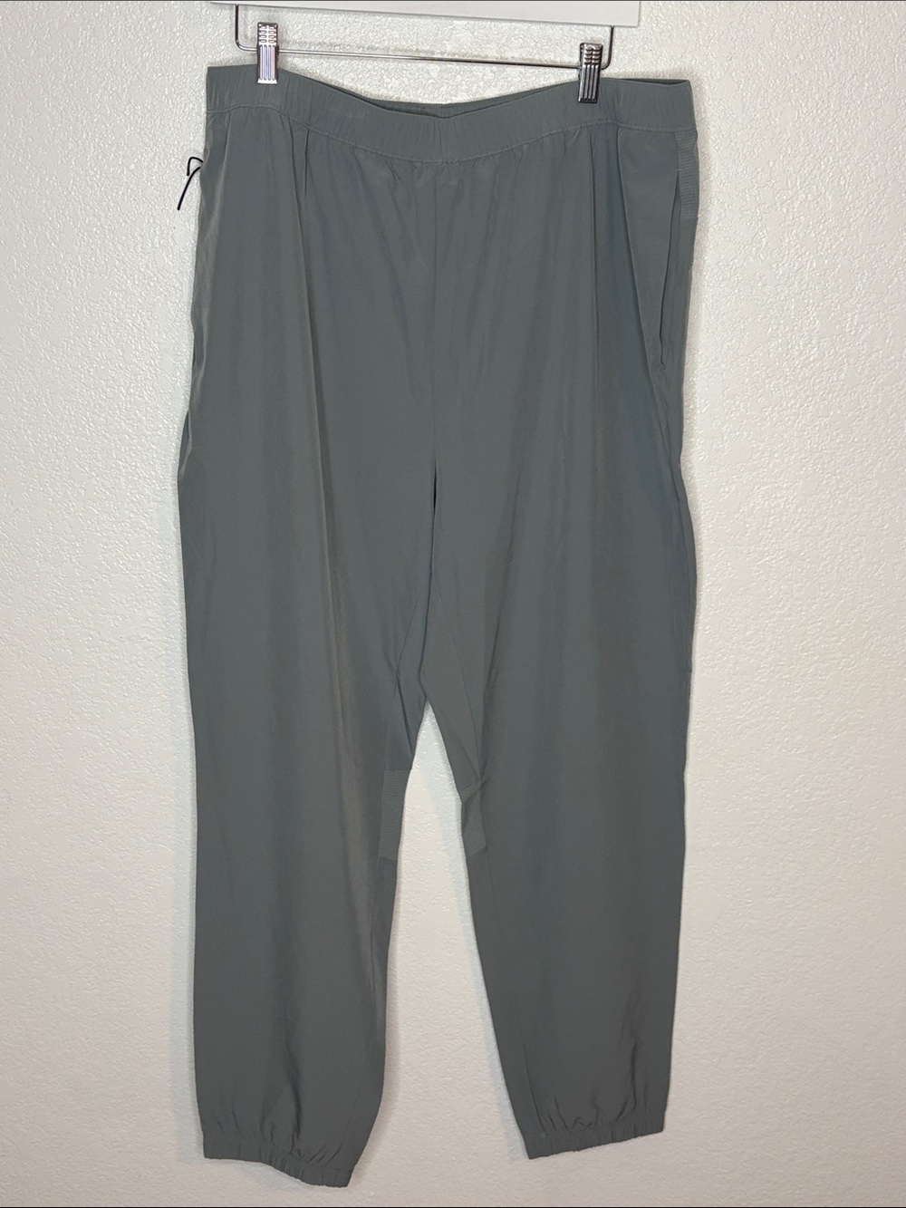 Gap Fit Gray Activewear Jogger Hiking Pants Size XL Reflective Patches